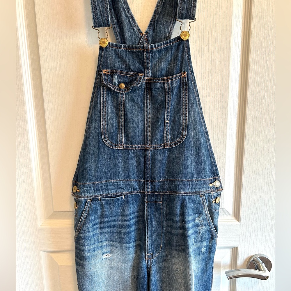 🌷American Eagle Distressed Overalls